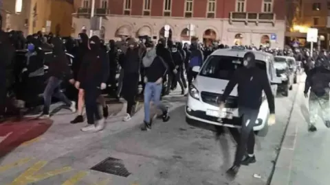Avrupa'nın göbeğinde futbol için sokak savaşı