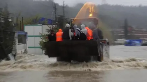Ayazağa'da canlı yayında kurtarma operasyonu