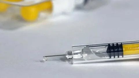 Aynı şırıngayı 78 öğrenciye kullandılar, soruşturma başlatıldı