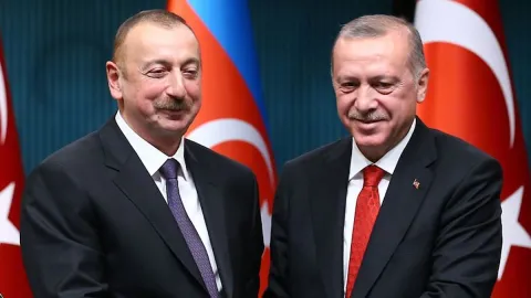 Azerbaycan ile Türkiye arasında iplerin gerildiği günlerde Erdoğan ile Aliyev görüştü