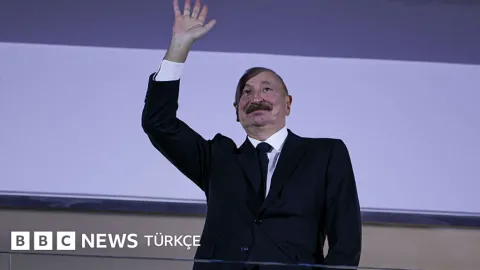 Azerbaycan'da başörtüsü meselesinde Aliyev'in imajı nasıl tartışılıyor?