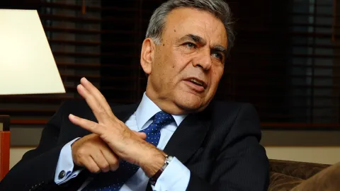 Aziz Kocaoğlu'ndan İzmir'de adaylık açıklaması