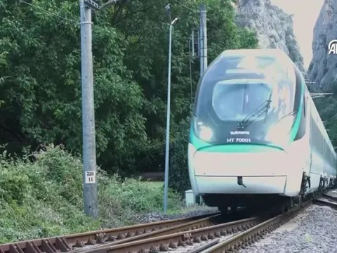 Hızlı tren Avrupa sınırına ulaşıyor - fotoğraf 1
