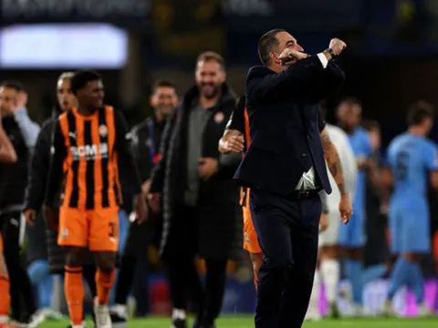 Shakhtar Donetsk 3-1 AEK (UEFA Şampiyonlar Ligi) Arda Turan... - fotoğraf 5