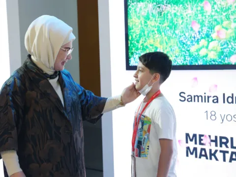 Emine Erdoğan'dan Özbekistan'da çocukların geleceğine odaklanan sergiye ziyaret - fotoğraf 3