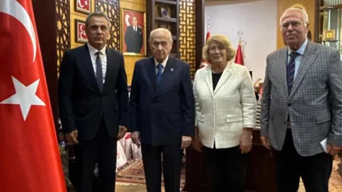 Bahçeli, Alevi Vakıfları Federasyonu heyetiyle görüştü