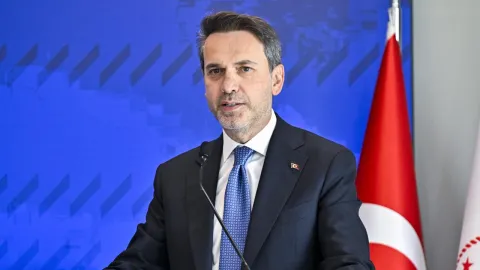 Bakan Bayraktar: Kalkınma Yolu projesi 80 milyar dolarlık enerji koridoruna dönüşebilir