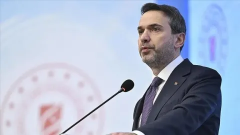 Bakan Bayraktar, Moskova'da "Hane" adlı İslam Sanatları Sergisi'ni açtı