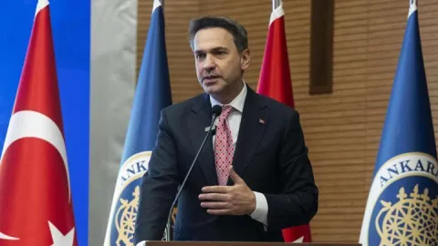 Bakan Bayraktar Türkiye'nin 2040 enerji hedefi açıklandı: Yüzde 70 yenilenebilir kaynak