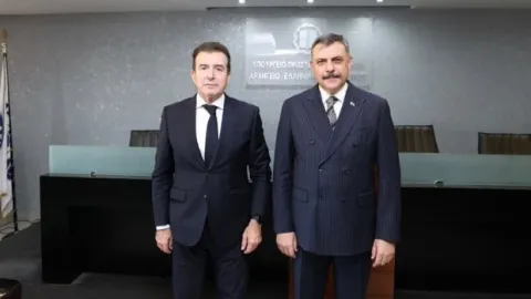 Bakan Çiftçi, Yunanistan mevkidaşı Chrisochoidis ile bir araya geldi