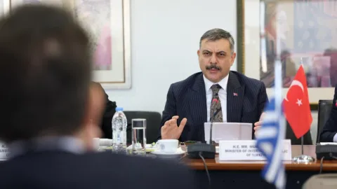 Bakan Çiftçiden Yunanistana çağrı: FETÖ mensuplarını iade edin