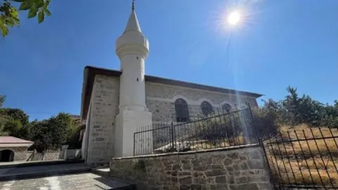 Bakan Ersoy duyurdu: Asırlık Mabetler Yeniden Cemaatiyle Buluşacak