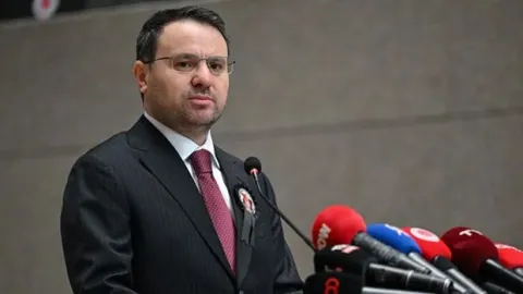 Bakan Gürlek duyurdu | Ömer Şenol cinayetinde sır perdesi aralandı: 4 şüpheli tutuklandı
