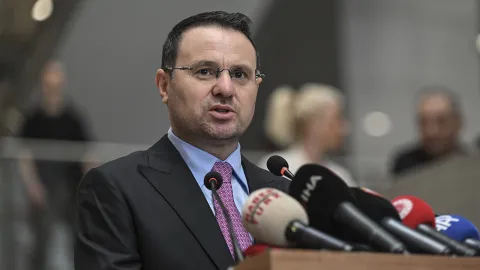 Bakan Gürlek'ten fon soruşturması açıklaması. "Gönüllü iadeler hukuki sorumluluğu ortadan kaldırmaz"