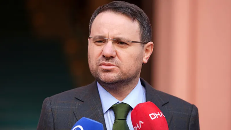 Bakan Gürlek'ten şehit polis Türkoğlu'nun ailesine taziye mesajı