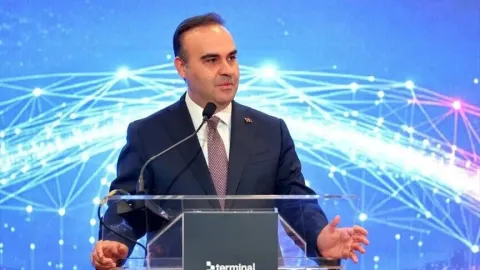 Bakan Kacır'dan uzay meraklılarına davet