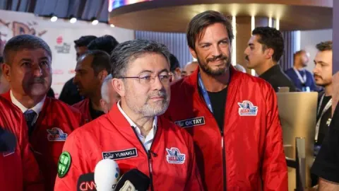 Bakan Yumaklı, Demirören Medya’nın TEKNOFEST standını ziyaret etti