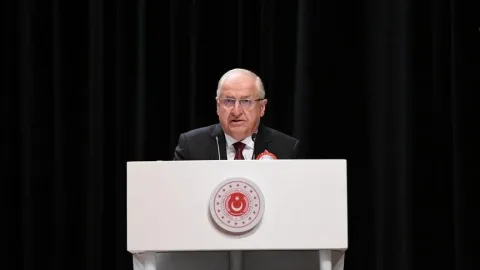 Bakanı Güler, resmi ziyaret için Katar'a gitti