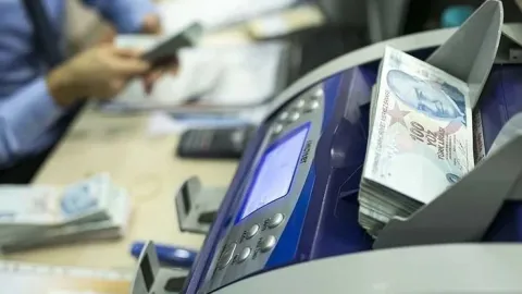 Bankalar 28 Ekim'de açık mı, bugün kaçta kapanıyor? 28 Ekim bankalar yarım gün mü?