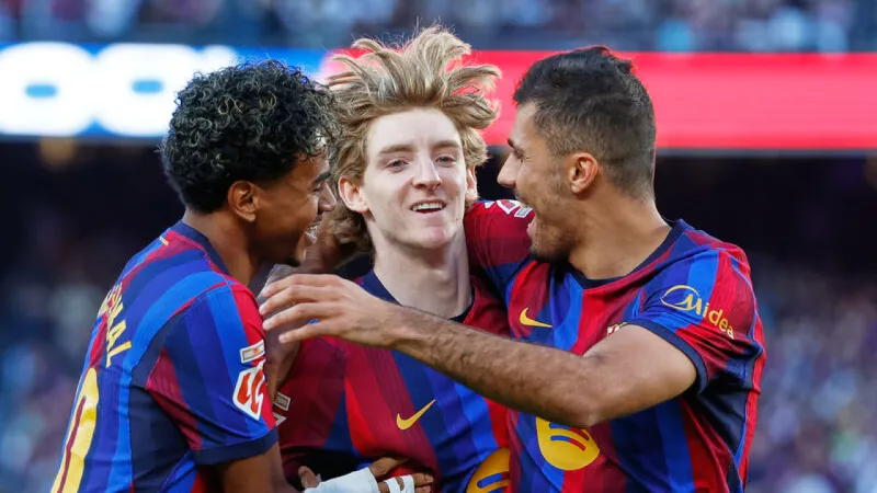 Barcelona doludizgin ilerliyor!