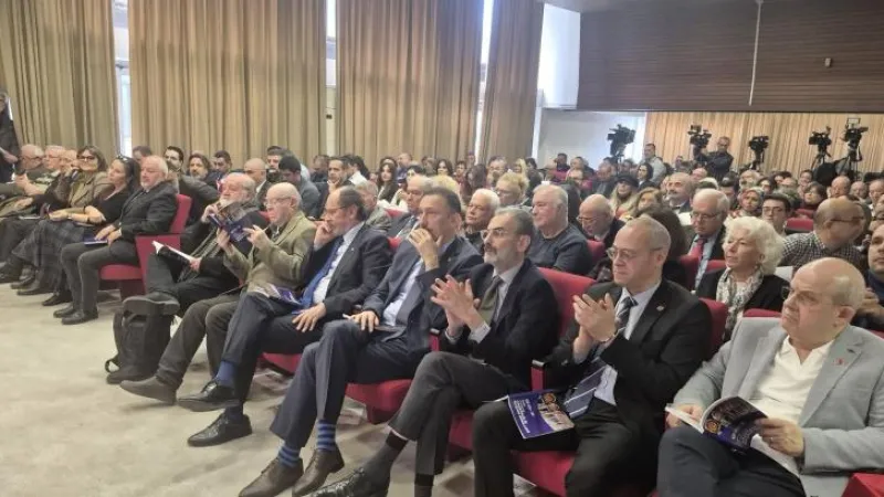 BAŞARI ÖDÜLLERİ TÖRENİNDE GAZETECİLERE ÖZGÜRLÜK VURGUSU