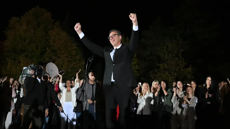 Başbakan olmak için cumhurbaşkanlığını bıraktı: Kapı kapı gezip oy topluyor