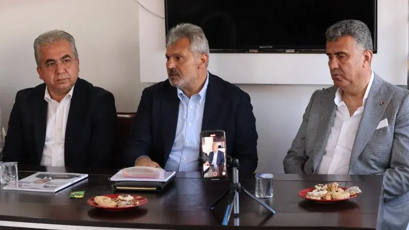 BAŞKAN ÖNTÜRK: MEMLEKET ÇALIŞARAK AYAĞA KALKAR