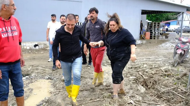 BAŞKAN ÖZGÜN: OLUMSUZLUKLARI GİDERMEYE ÇALIŞIYORUZ
