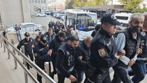 "Baskın var" bilgisini parayla sattılar: Zonguldak'taki kaçak ocak şebekesine darbe!