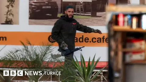 Batı Şeria'da silahlı saldırıda beş İsrailli yaralandı, Netanyahu'dan abluka kararı