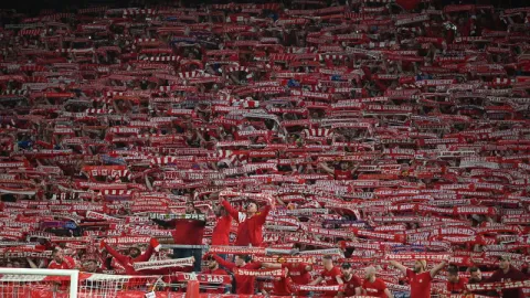 Bayern Münih son hissesini de sattı!