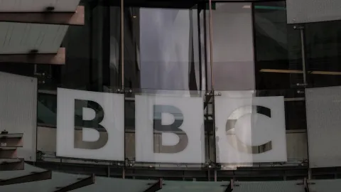 BBC, 10 milyar dolarlık dava için Trump'ı ifade vermeye zorlaması için yargıca başvurdu