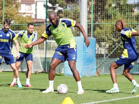 Fenerbahçe, derbi mesaisine başladı! - fotoğraf 1