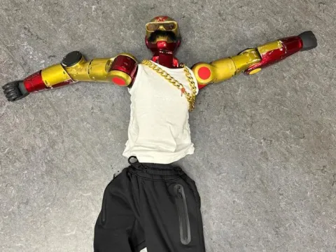 ‘Sapık robot’ Almanya’yı alarma geçirdi: 16 yaşındaki kız çocuğuna tacizle suçlanıyor - fotoğraf 1