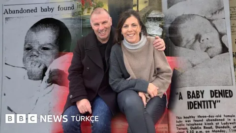 Bebekken çantalara konularak terk edilen kardeşler yıllar sonra bir araya geldi