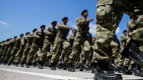 Bedelli askerlikte 28 gün şartı kalkıyor mu? Resmi açıklama geldi