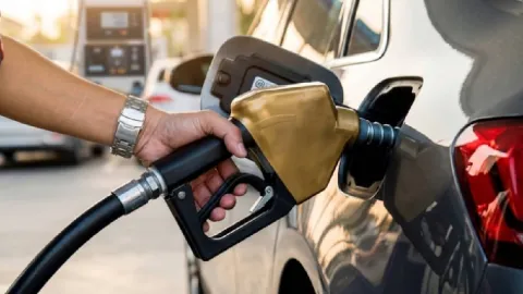 Benzine indirim geliyor: Tarih verildi