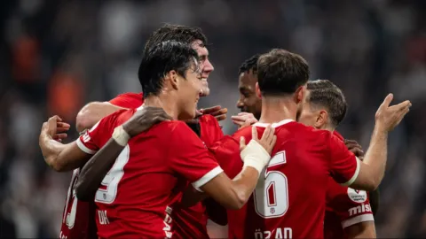 Beşiktaş, Başakşehir'i 2 golle geçti