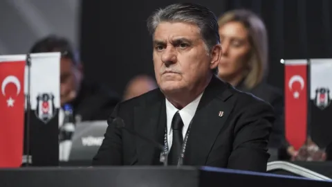 Beşiktaş Başkanı Serdal Adalı’dan Trabzonspor derbisine saatler kala flaş karar! Yetki o isme geçti