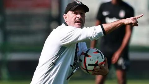 Beşiktaş, mola vermeden Crystal Palace maçına hazırlanıyor