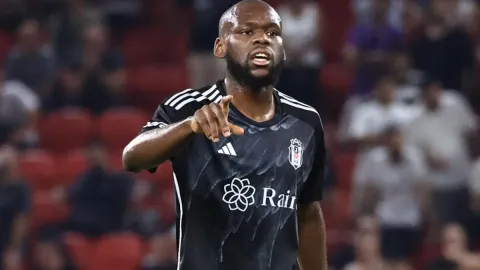 Beşiktaş sözleşmesini feshederek yollamıştı: Kendisine yeni kulüp arıyor