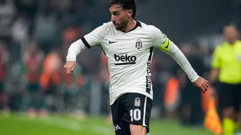Beşiktaş’ta Orkun Kökçü sakatlandı