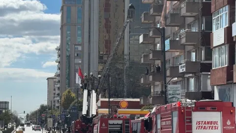 Beşiktaş'ta yangın paniği: Mahsur alanlar kurtarıldı