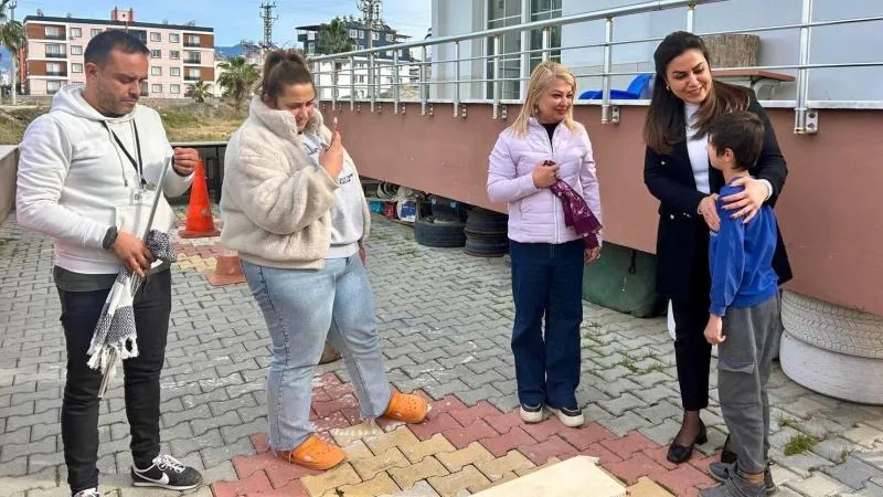BEYAZ BASTON ÖZGÜRLÜĞÜN SİMGESİ