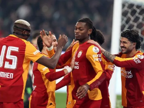 Osimhen zirveye yerleşti, Leao siftah yaptı! - fotoğraf 3