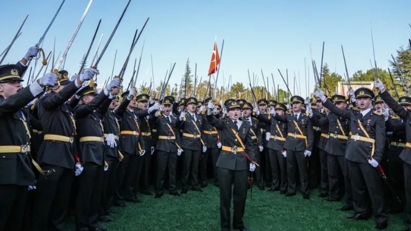 Bizi savunmayıp sattılar sırtımızdan bıçaklandık