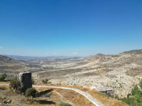 Tepenin zirvesinde tarihe yolculuk. Kilis'teki kaleye 255 basamakla çıkılıyor - fotoğraf 1