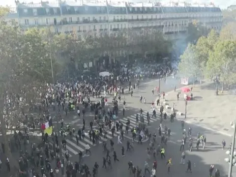 Macron’dan sanal medya sözleri: “Demokrasilerimize zarar veriyor” - fotoğraf 3