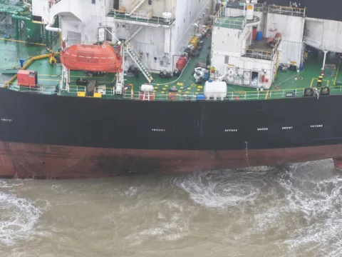Sarıyer’de sürüklenen tanker havadan görüntülendi - fotoğraf 3