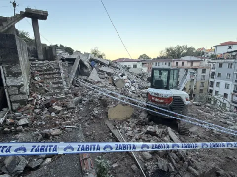 Zonguldak'ta çöken binanın çevresindeki 7 bina tahliye edildi - fotoğraf 2